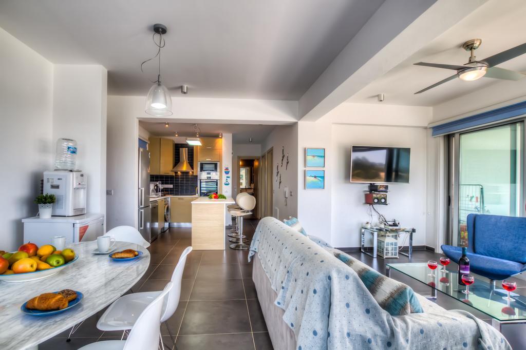 Beachfront Trident Protaras Zewnętrze zdjęcie